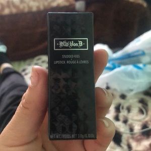 Kat bon d lipstick